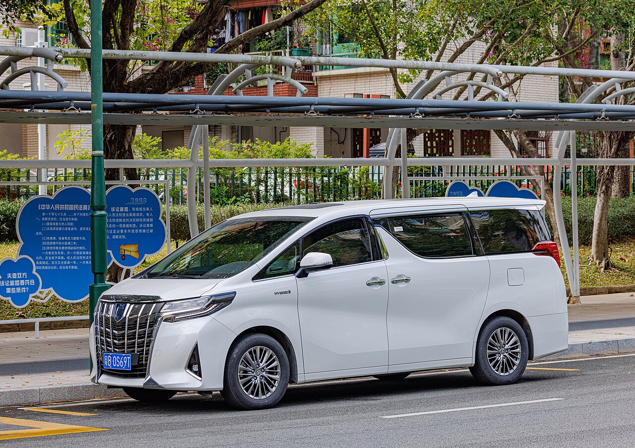 TOYOTA ALPHARD HYBRID (AH30) China