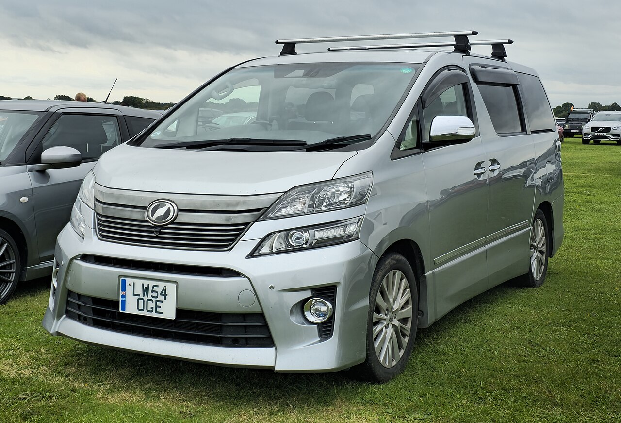 Toyota Vellfire S