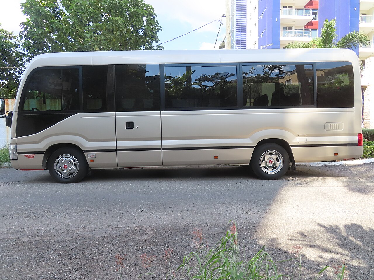 Toyota Coaster ()