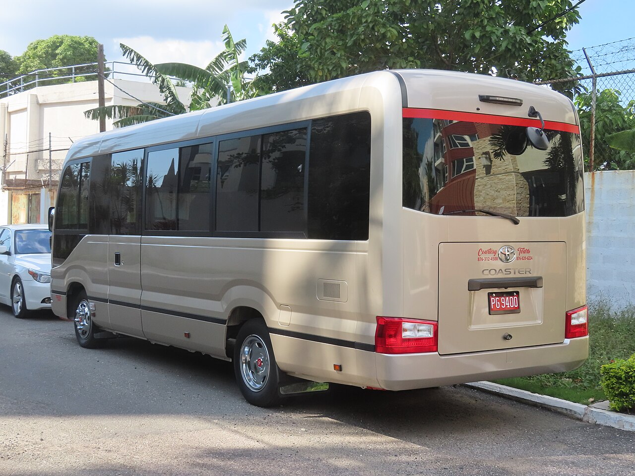 Toyota Coaster ()