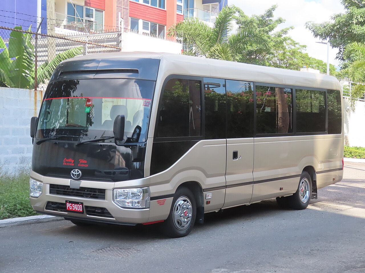 Toyota Coaster ()