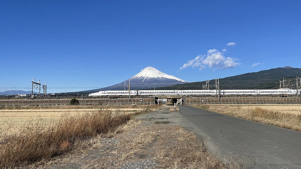 Mount Fuji and Bullet Train view location