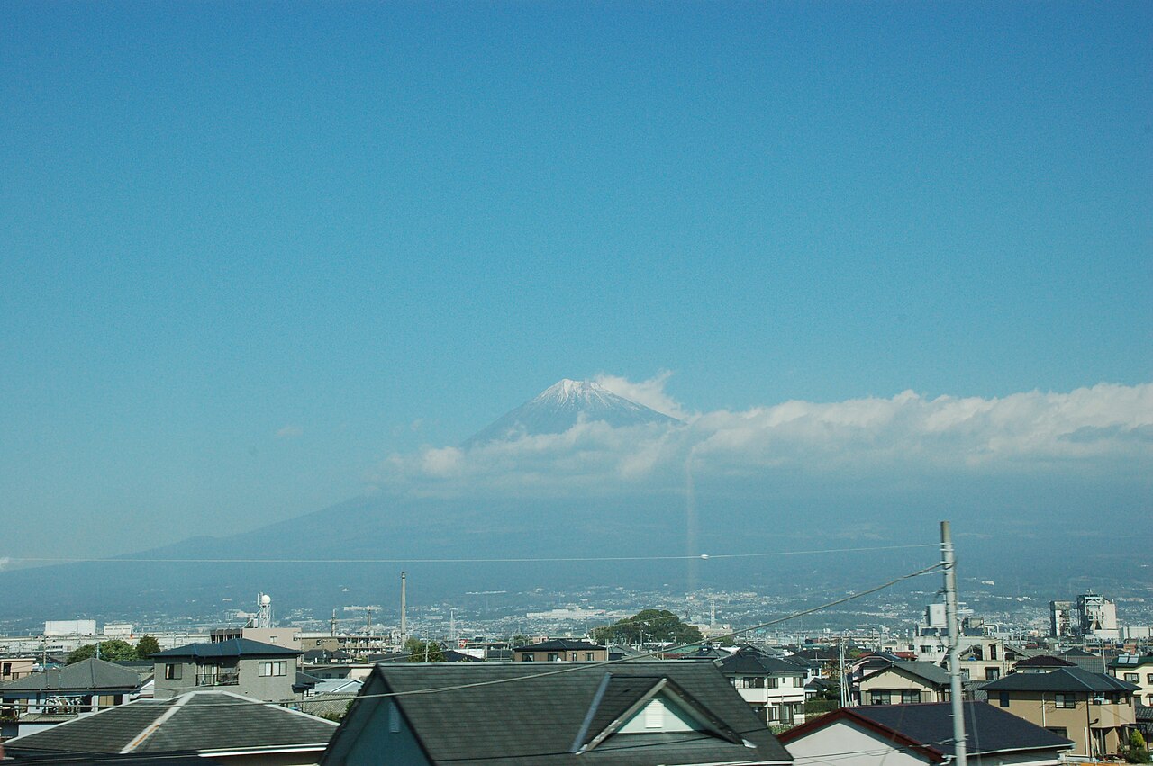 Mount Fuji from the bullet train ()