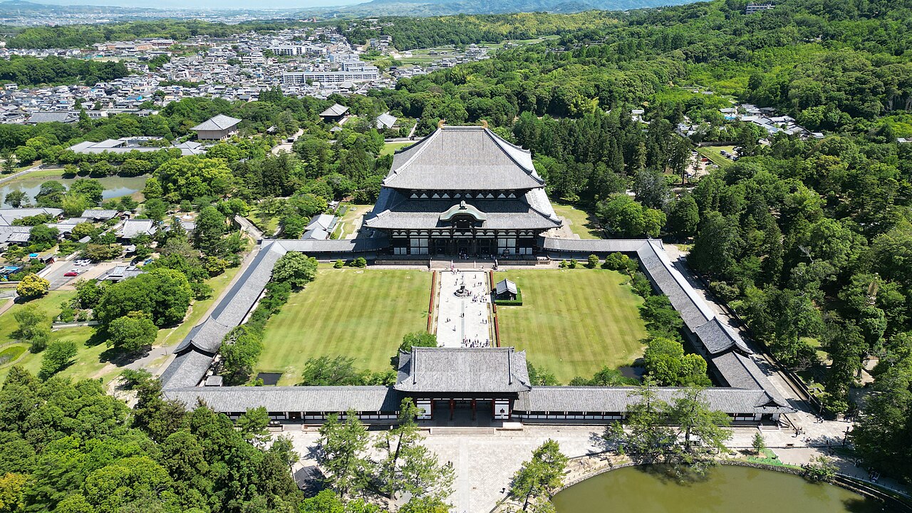 Aerial perspective of Tōdai ji Buddhist Temple