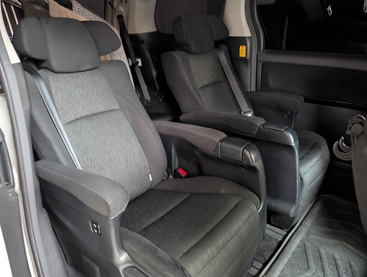 Toyota Alphard Interior 2