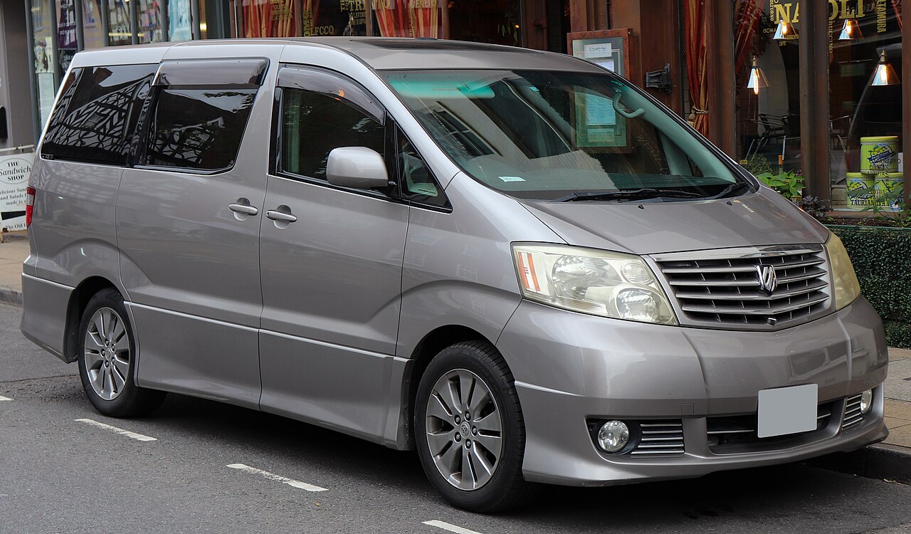 Toyota Alphard V 2.4 Front