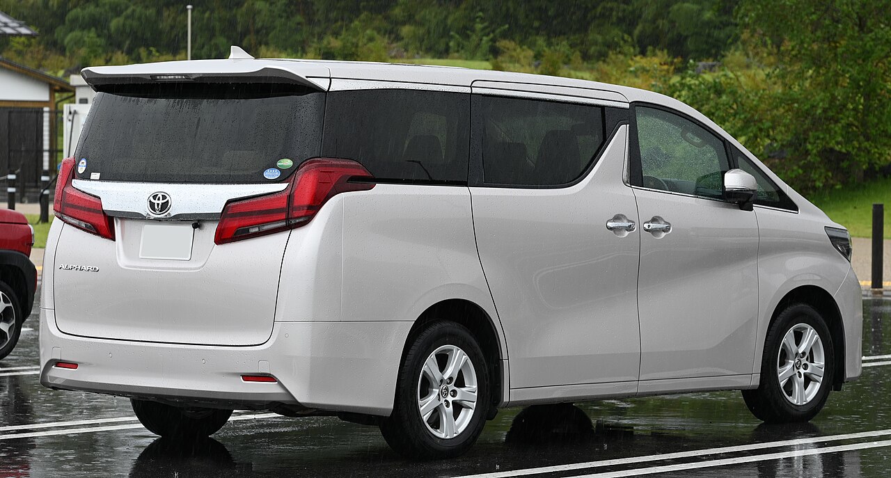 Toyota Alphard X rear
