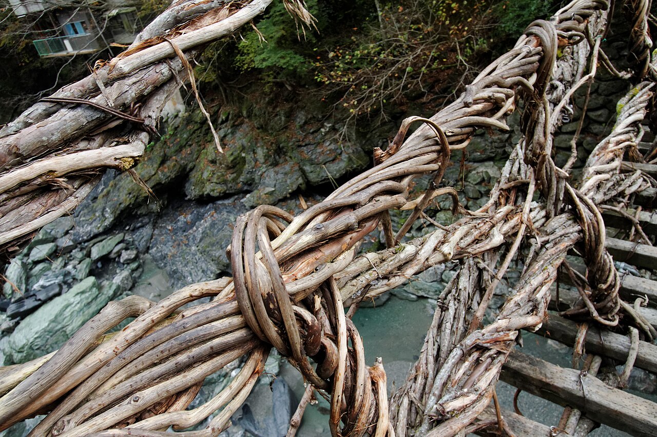 Iya vine bridge ()