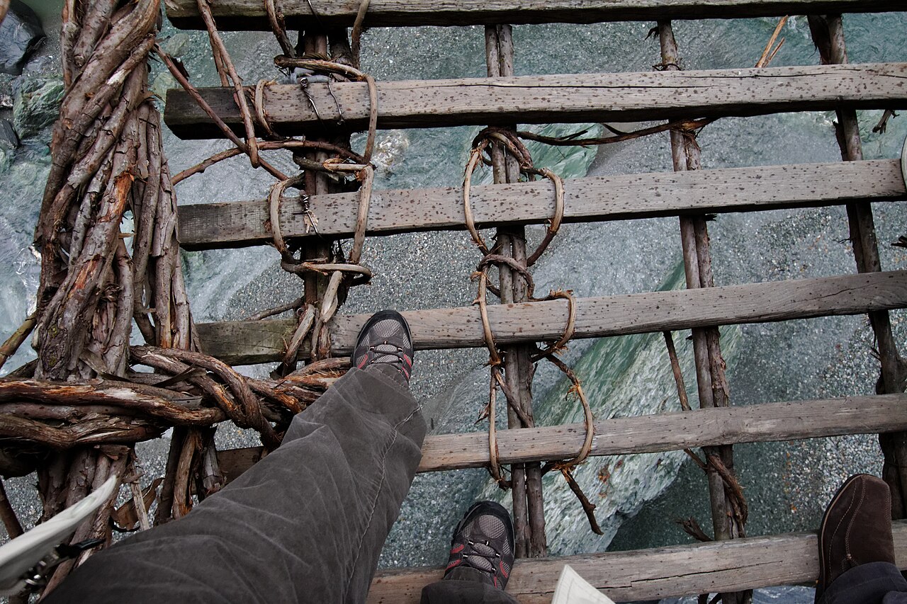Iya vine bridge ()